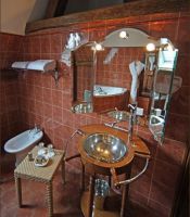 Saxe 21 bathroom